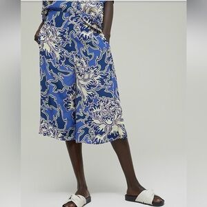 CLOSED Bermuda shorts - like new!